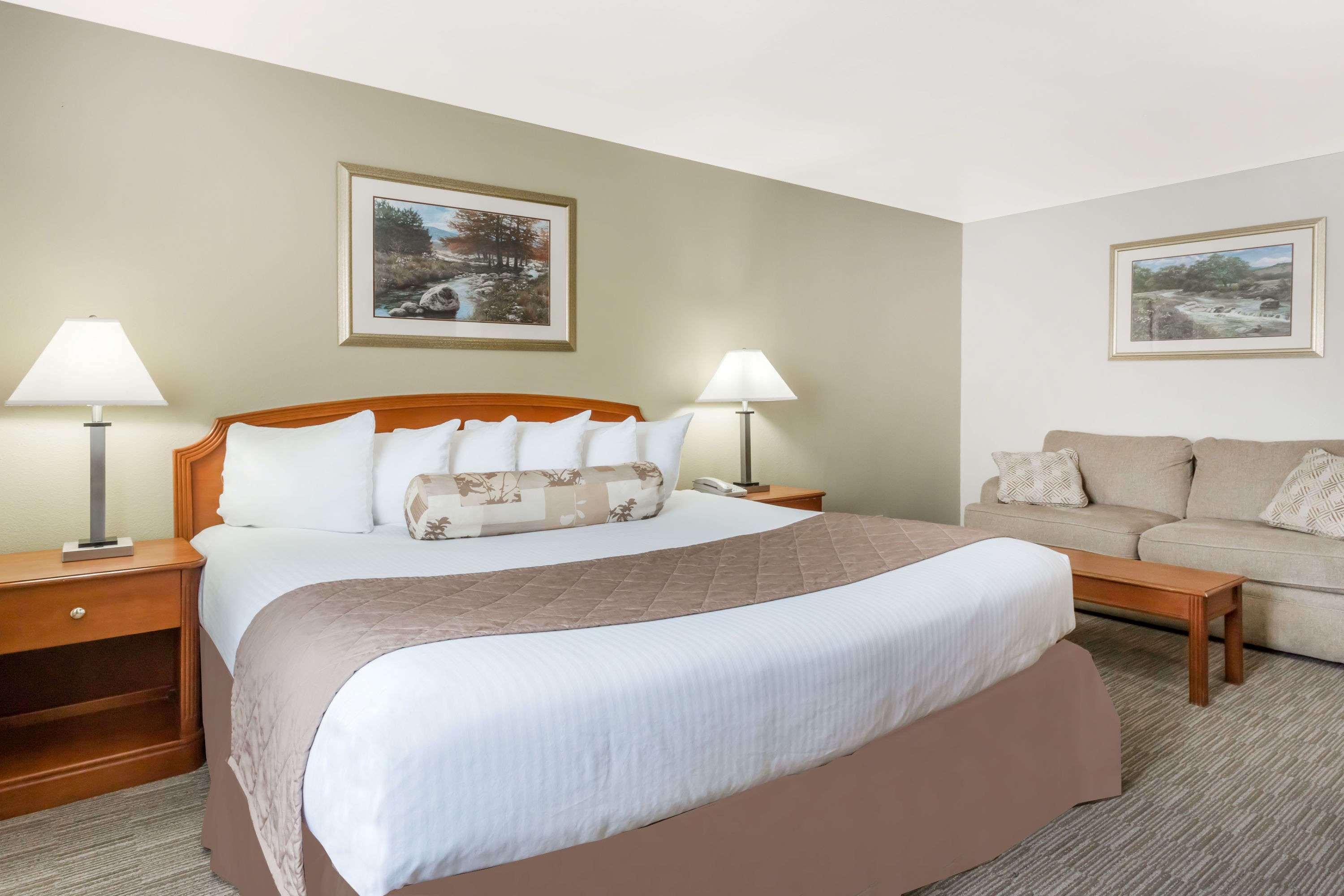 Hotel Ramada By Wyndham Ely Zewnętrze zdjęcie